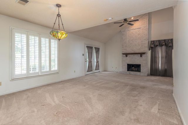 1447 WOOD TRAIL CIR, Memphis, TN 38016