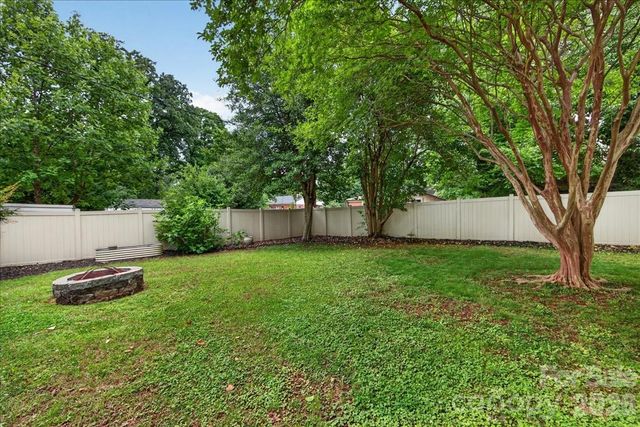 2225 Ashley Road, Charlotte, NC 28208
