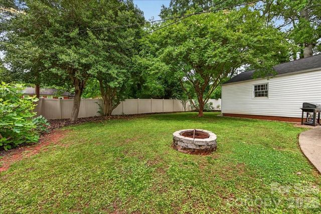 2225 Ashley Road, Charlotte, NC 28208