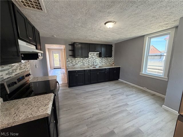 14849 Penford Street NW, North Lawrence, OH 44666