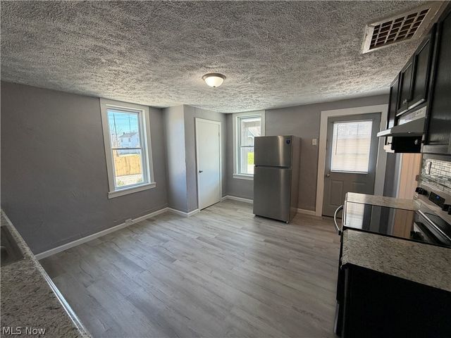 14849 Penford Street NW, North Lawrence, OH 44666