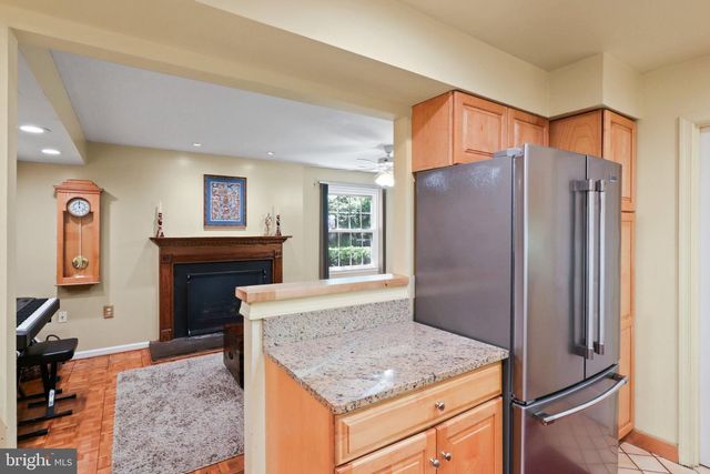 1024 MOOREFIELD HILL PL SW, Vienna, VA 22180
