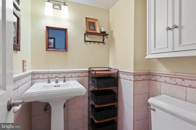 1024 MOOREFIELD HILL PL SW, Vienna, VA 22180
