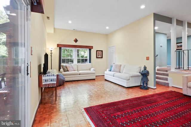 1024 MOOREFIELD HILL PL SW, Vienna, VA 22180