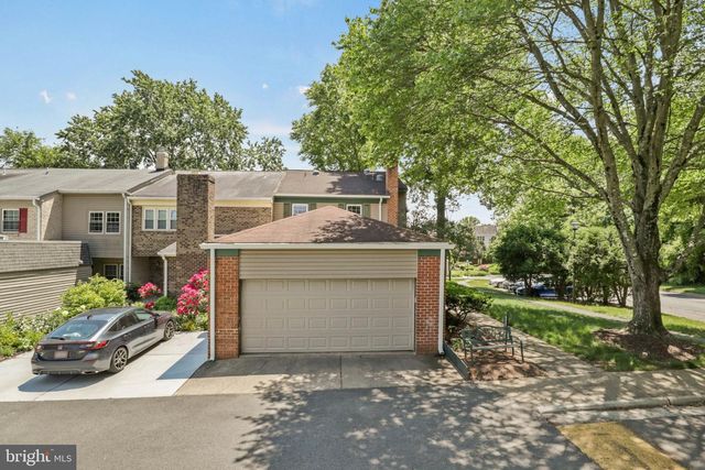 1024 MOOREFIELD HILL PL SW, Vienna, VA 22180