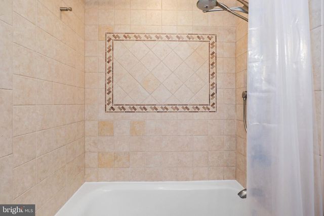 1024 MOOREFIELD HILL PL SW, Vienna, VA 22180