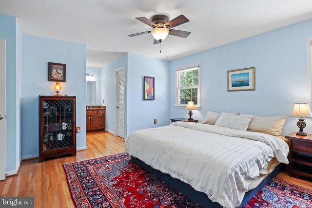 1024 MOOREFIELD HILL PL SW, Vienna, VA 22180