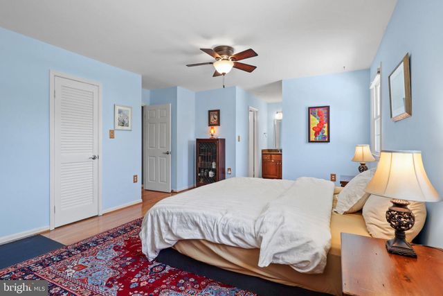 1024 MOOREFIELD HILL PL SW, Vienna, VA 22180