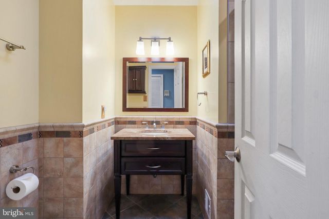 1024 MOOREFIELD HILL PL SW, Vienna, VA 22180