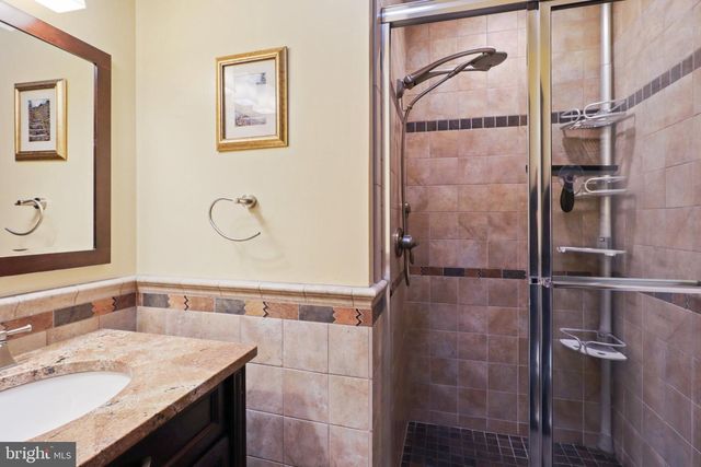 1024 MOOREFIELD HILL PL SW, Vienna, VA 22180