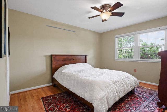 1024 MOOREFIELD HILL PL SW, Vienna, VA 22180