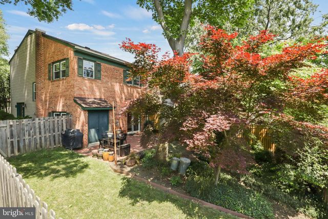 1024 MOOREFIELD HILL PL SW, Vienna, VA 22180
