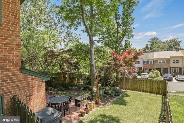 1024 MOOREFIELD HILL PL SW, Vienna, VA 22180