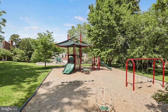 1024 MOOREFIELD HILL PL SW, Vienna, VA 22180