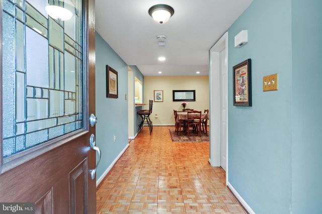 1024 MOOREFIELD HILL PL SW, Vienna, VA 22180