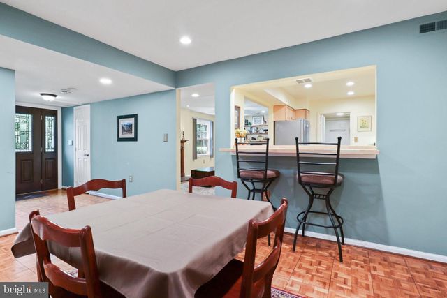 1024 MOOREFIELD HILL PL SW, Vienna, VA 22180