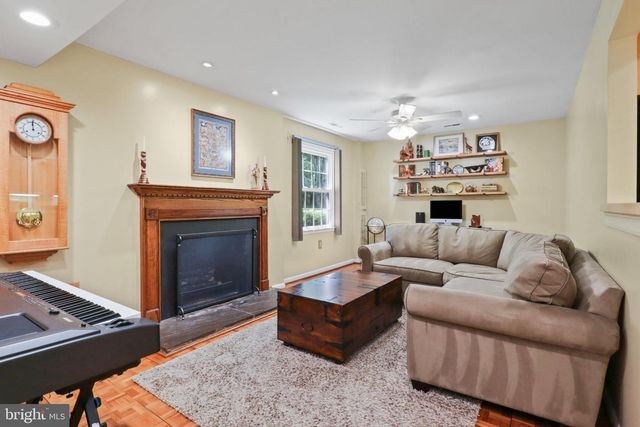 1024 MOOREFIELD HILL PL SW, Vienna, VA 22180