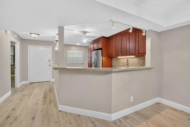 23305 N Barwood Ln Lane N 209, Boca Raton, FL 33428