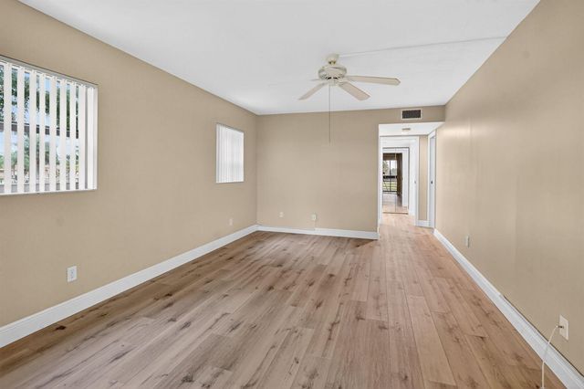 23305 N Barwood Ln Lane N 209, Boca Raton, FL 33428
