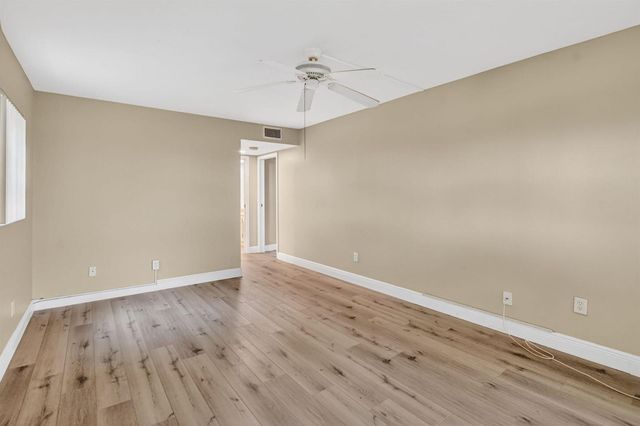 23305 N Barwood Ln Lane N 209, Boca Raton, FL 33428