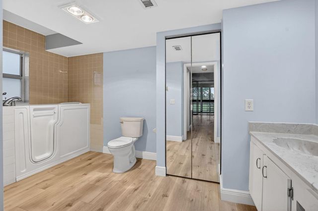 23305 N Barwood Ln Lane N 209, Boca Raton, FL 33428