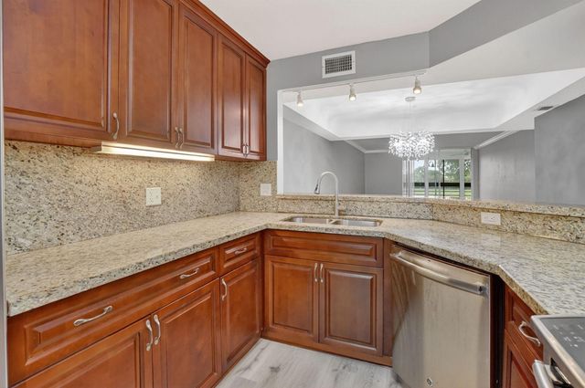 23305 N Barwood Ln Lane N 209, Boca Raton, FL 33428