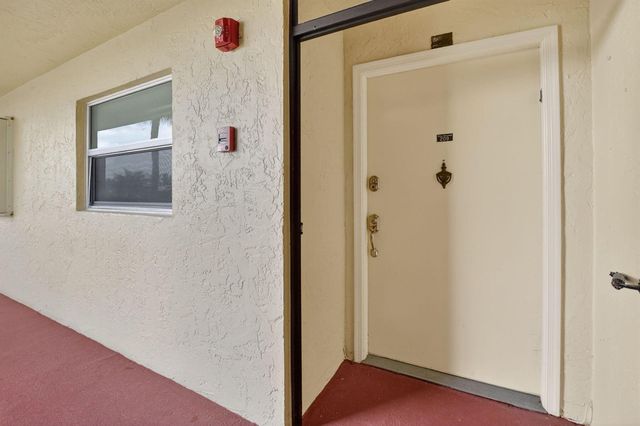 23305 N Barwood Ln Lane N 209, Boca Raton, FL 33428