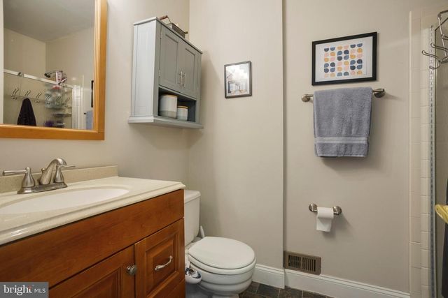 37 RAMPART DR, Chesterbrook, PA 19087