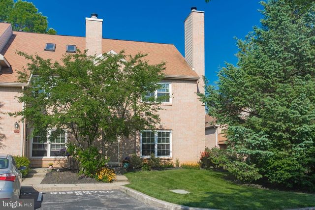 37 RAMPART DR, Chesterbrook, PA 19087