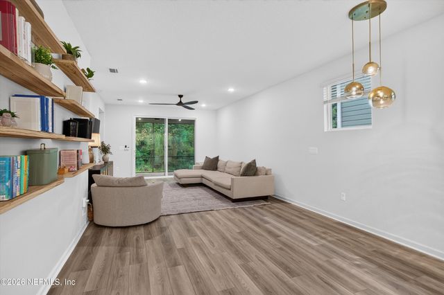 93 LOCHLOOSA Court, St. Johns, FL 32259