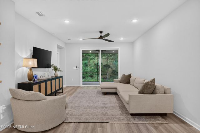 93 LOCHLOOSA Court, St. Johns, FL 32259