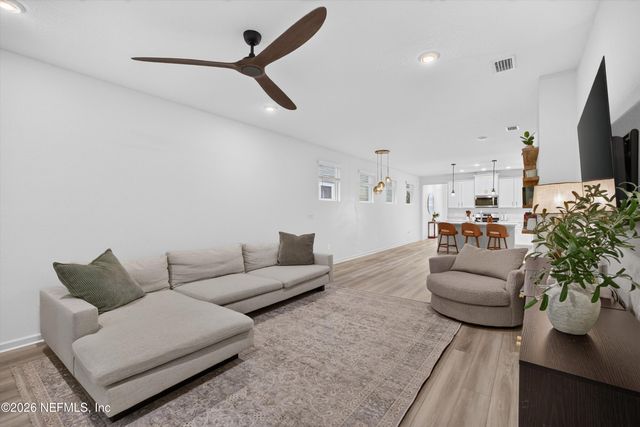93 LOCHLOOSA Court, St. Johns, FL 32259