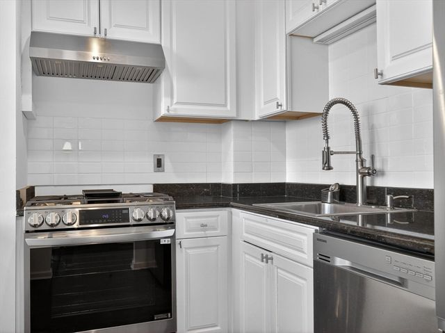 1 Nassau St 2207, Boston, MA 02111