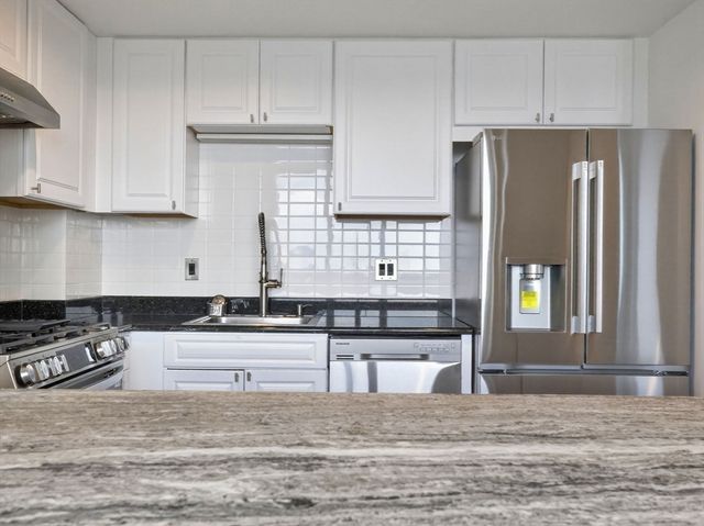 1 Nassau St 2207, Boston, MA 02111