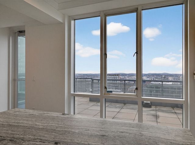 1 Nassau St 2207, Boston, MA 02111