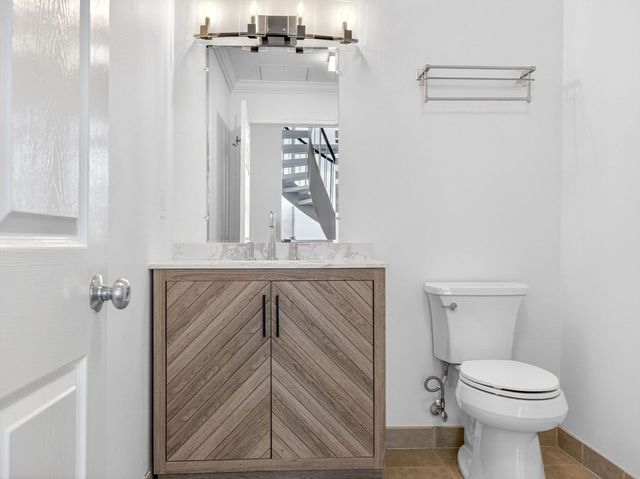 1 Nassau St 2207, Boston, MA 02111