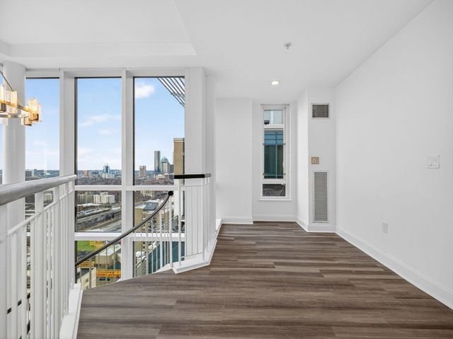 1 Nassau St 2207, Boston, MA 02111