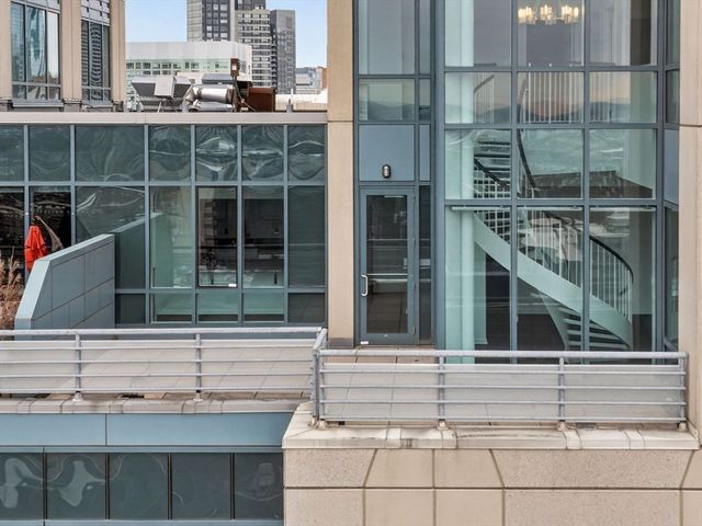 1 Nassau St 2207, Boston, MA 02111