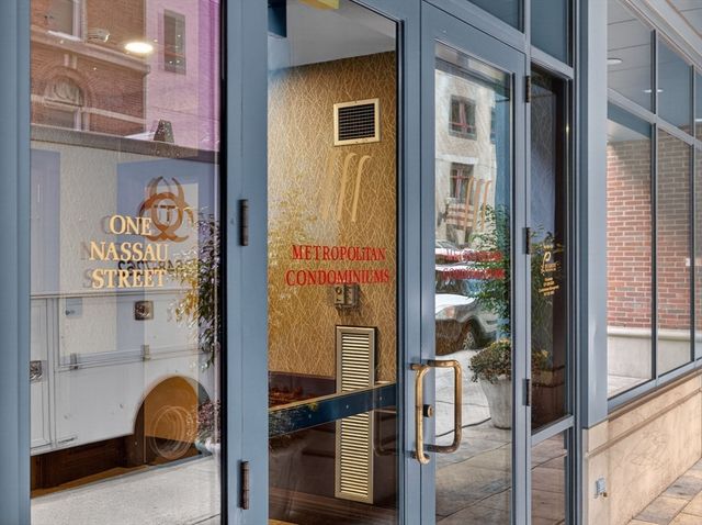 1 Nassau St 2207, Boston, MA 02111