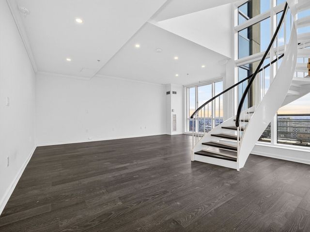 1 Nassau St 2207, Boston, MA 02111