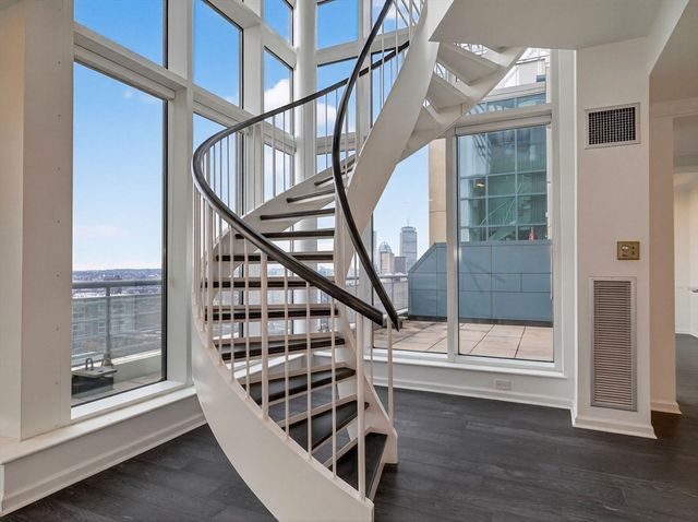 1 Nassau St 2207, Boston, MA 02111