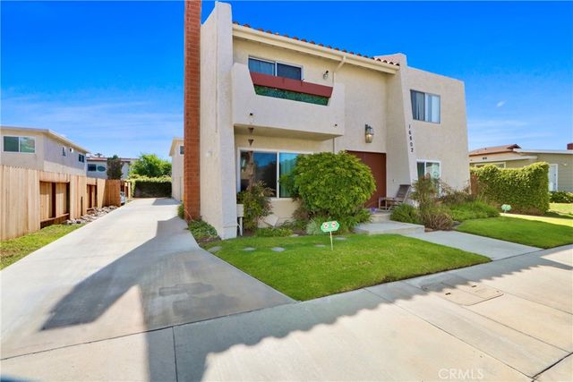 16802 Hoskins Lane, Huntington Beach, CA 92649