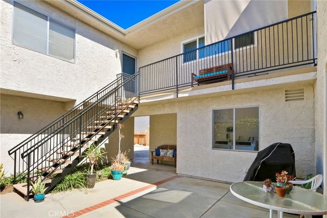 16802 Hoskins Lane, Huntington Beach, CA 92649