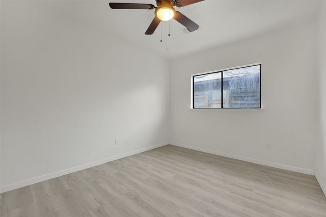 615 Red Coat Lane, Arlington, TX 76002