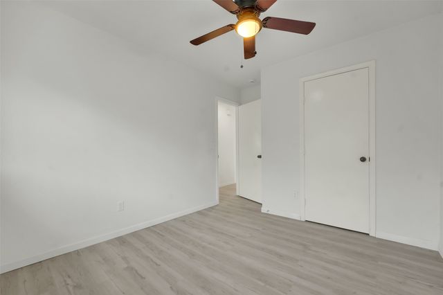 615 Red Coat Lane, Arlington, TX 76002