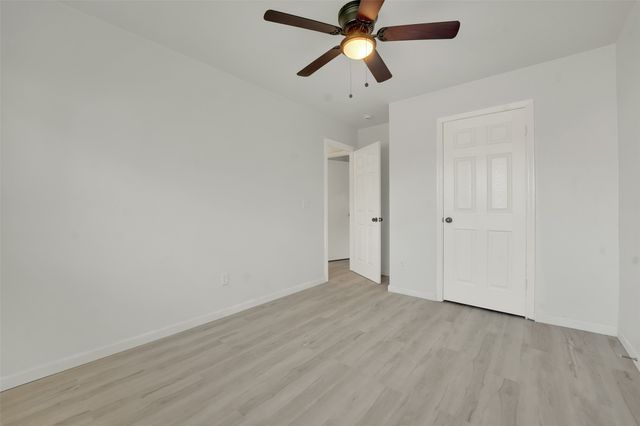 615 Red Coat Lane, Arlington, TX 76002