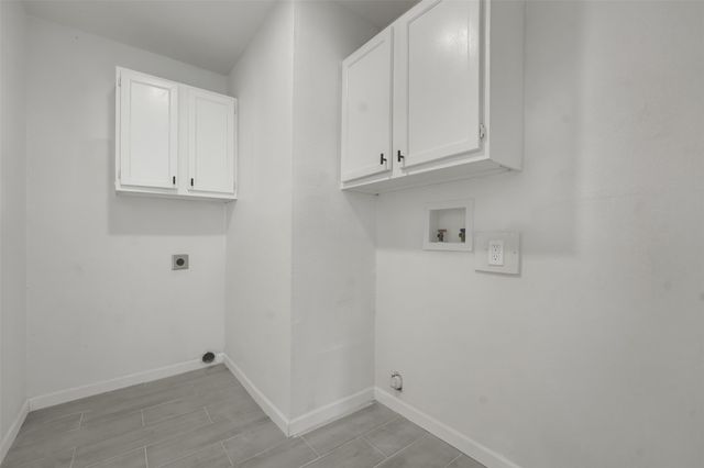 615 Red Coat Lane, Arlington, TX 76002