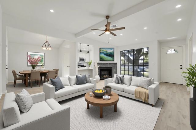 615 Red Coat Lane, Arlington, TX 76002