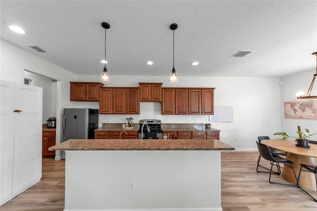 18617 MILTON KEYNES COURT, Land O Lakes, FL 34638