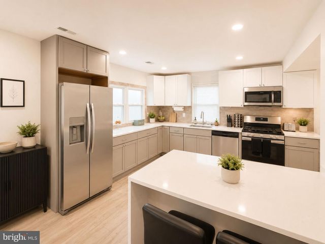 225 COLFAX CT, Manassas Park, VA 20111